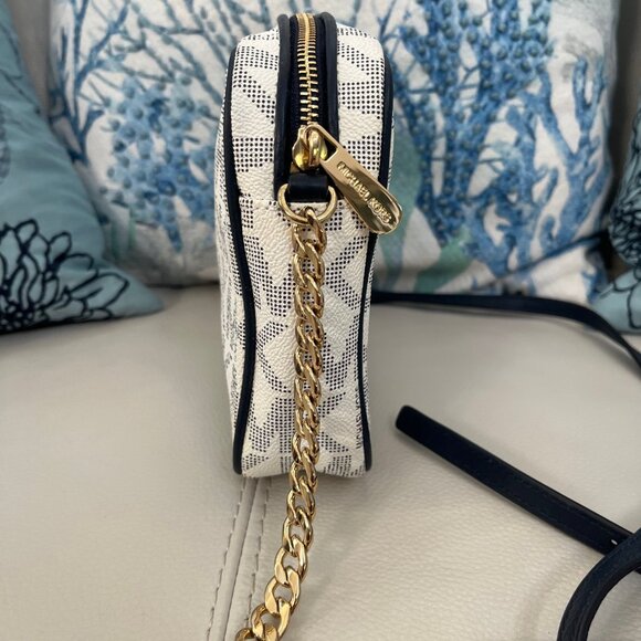 Michael Kors Handbag - Picture 4 of 10